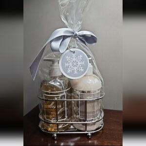 Bath & Body Works The Perfect Christmas Winter Hand Soap & Lotion Set with Caddy